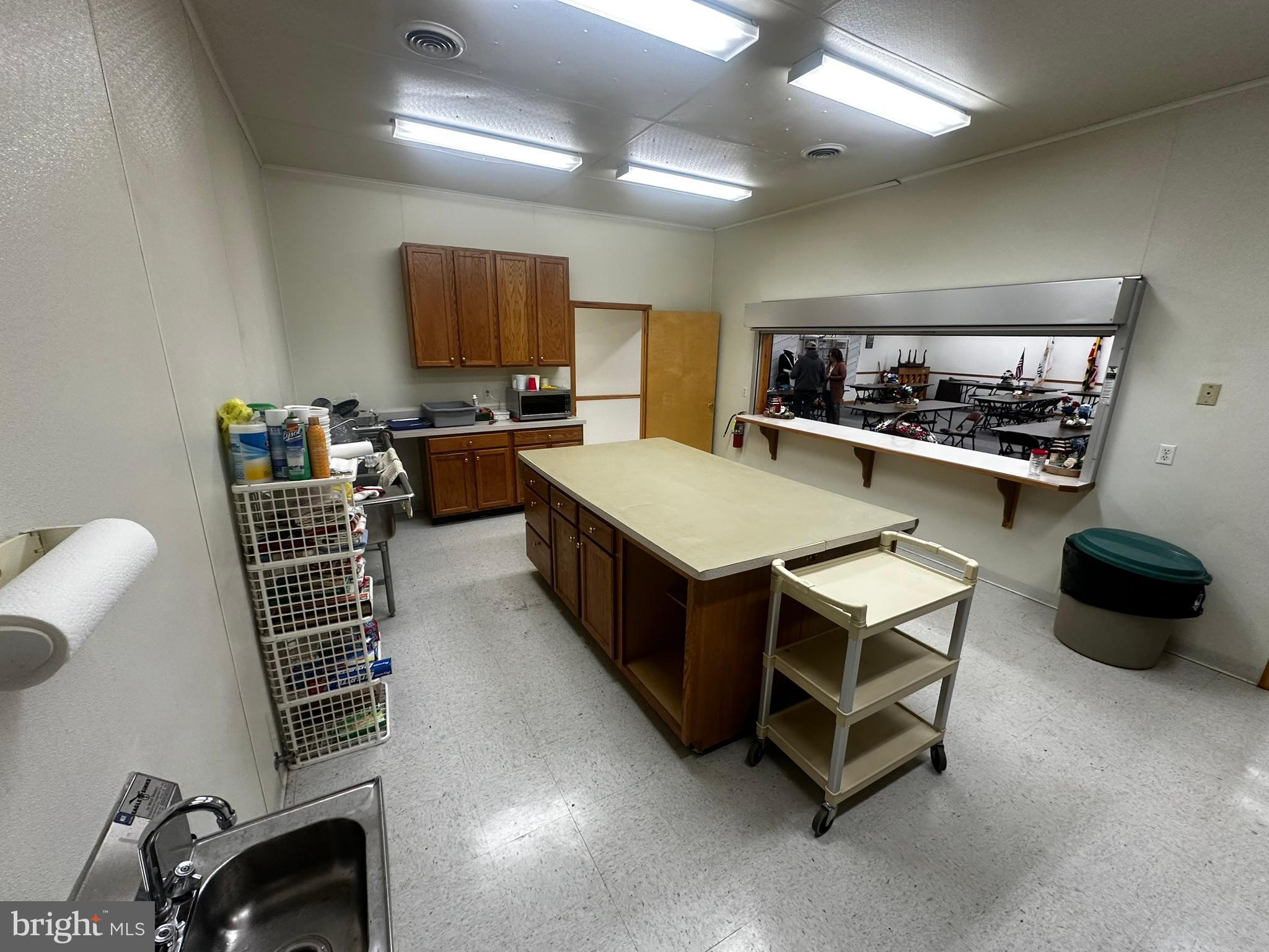 SOUTH END - Commercial Sale