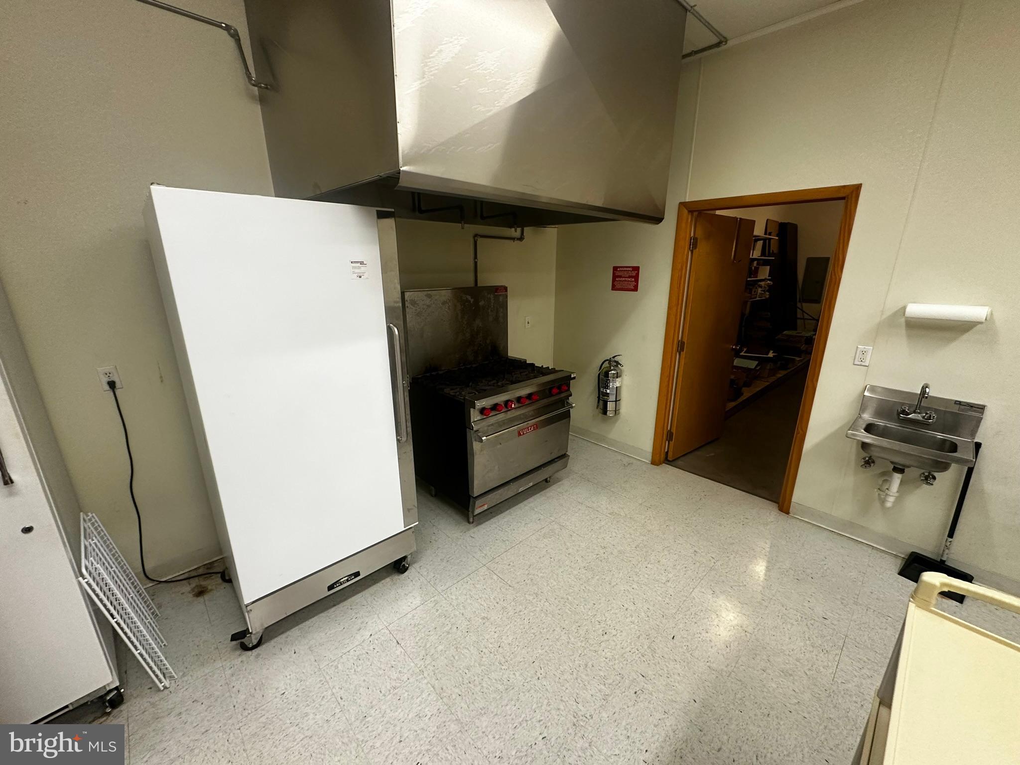 SOUTH END - Commercial Sale