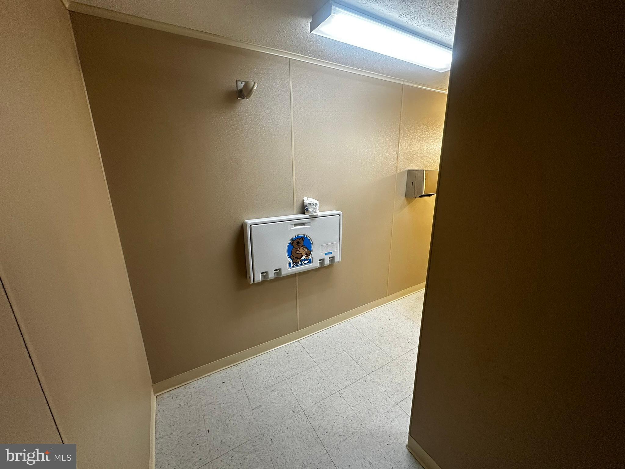 SOUTH END - Commercial Sale