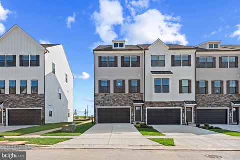 Townhouse For Sale - 391 Ensemble Way<br/> FREDERICK, MD 21701