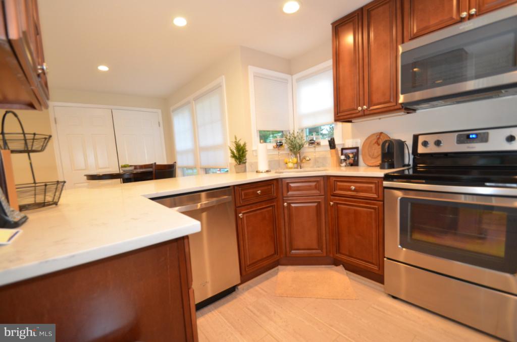 KINGSTOWNE - Residential Lease