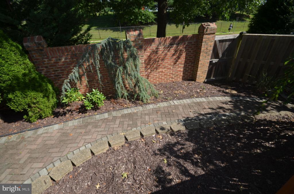 KINGSTOWNE - Residential Lease