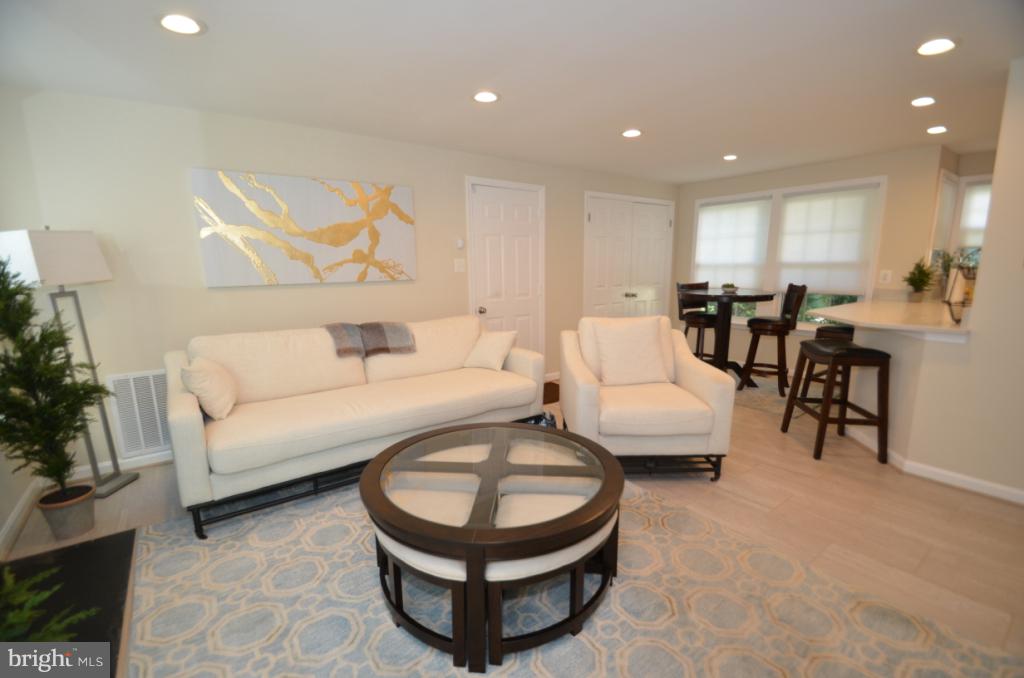 KINGSTOWNE - Residential Lease