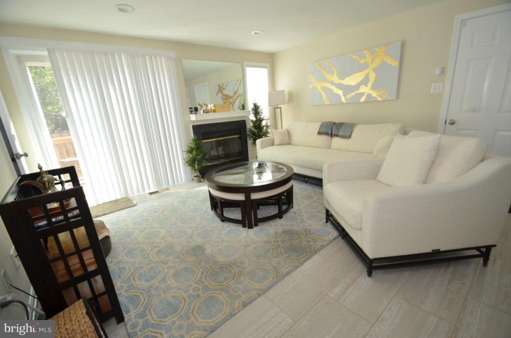 KINGSTOWNE - Residential Lease