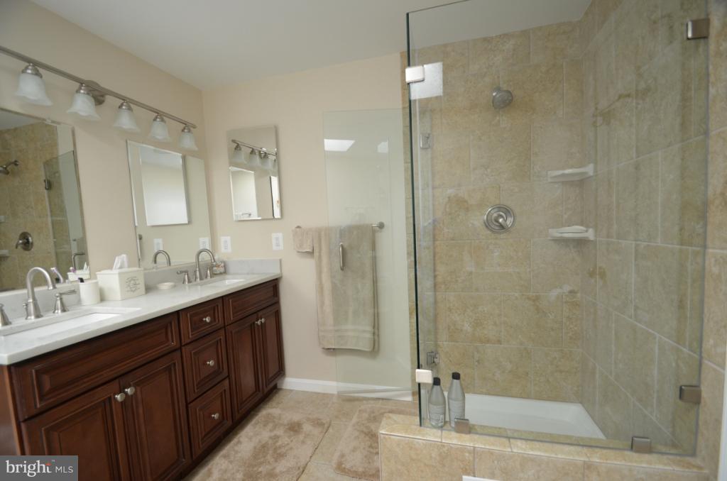 KINGSTOWNE - Residential Lease