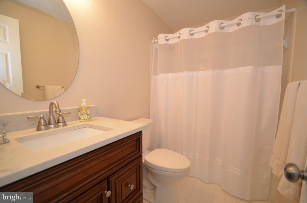 KINGSTOWNE - Residential Lease