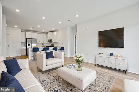 27201 Radford Ct, Monroe Twp, NJ MLS: NJMX2010822