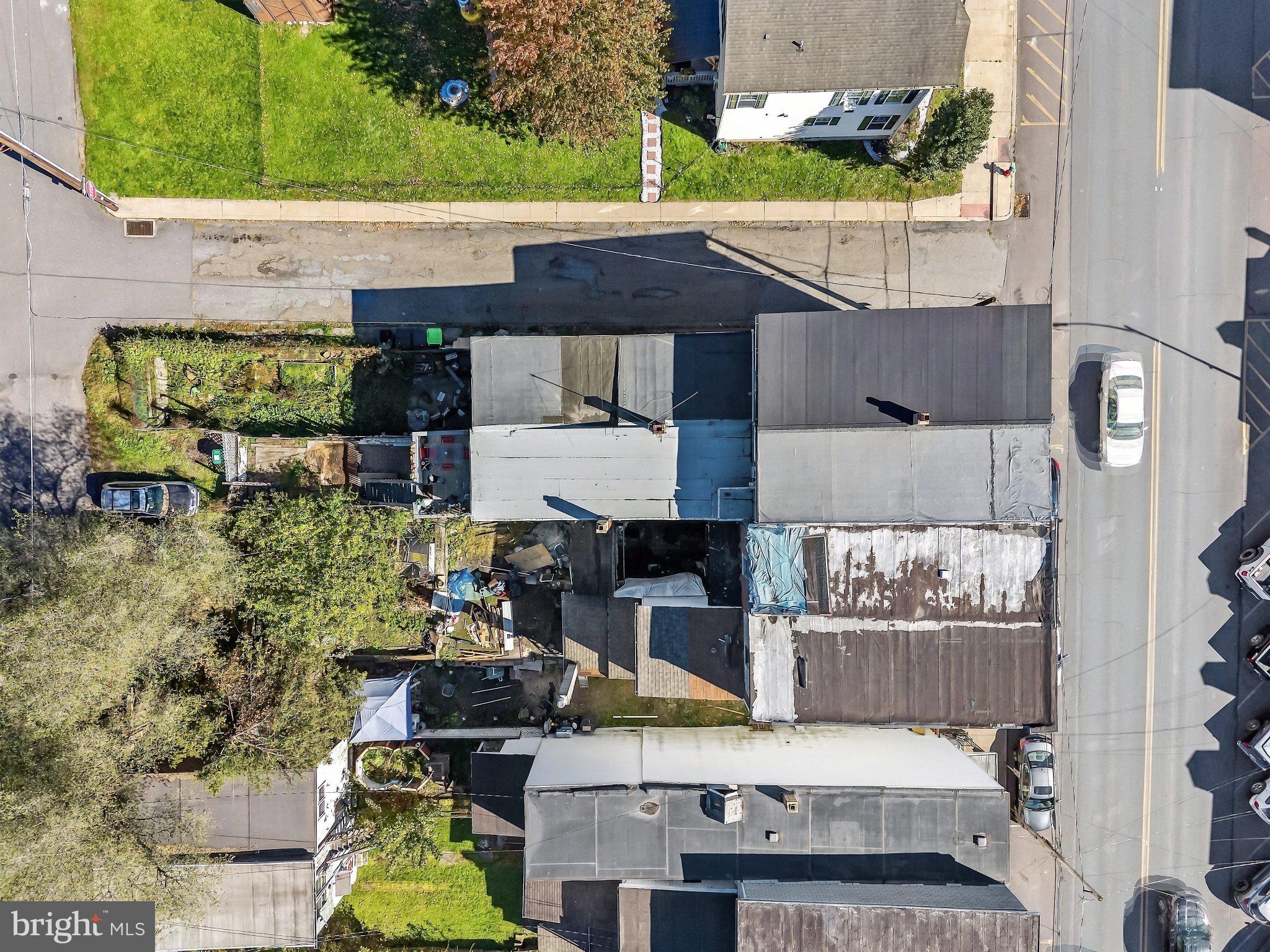403 W CENTRE STREET