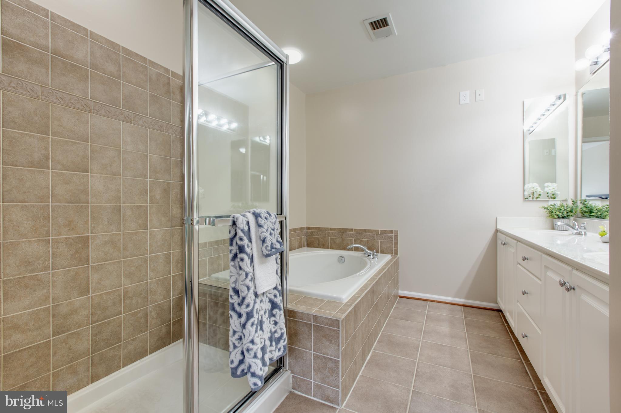 FIELDSTONE AT RIVER HILL - Residential Lease