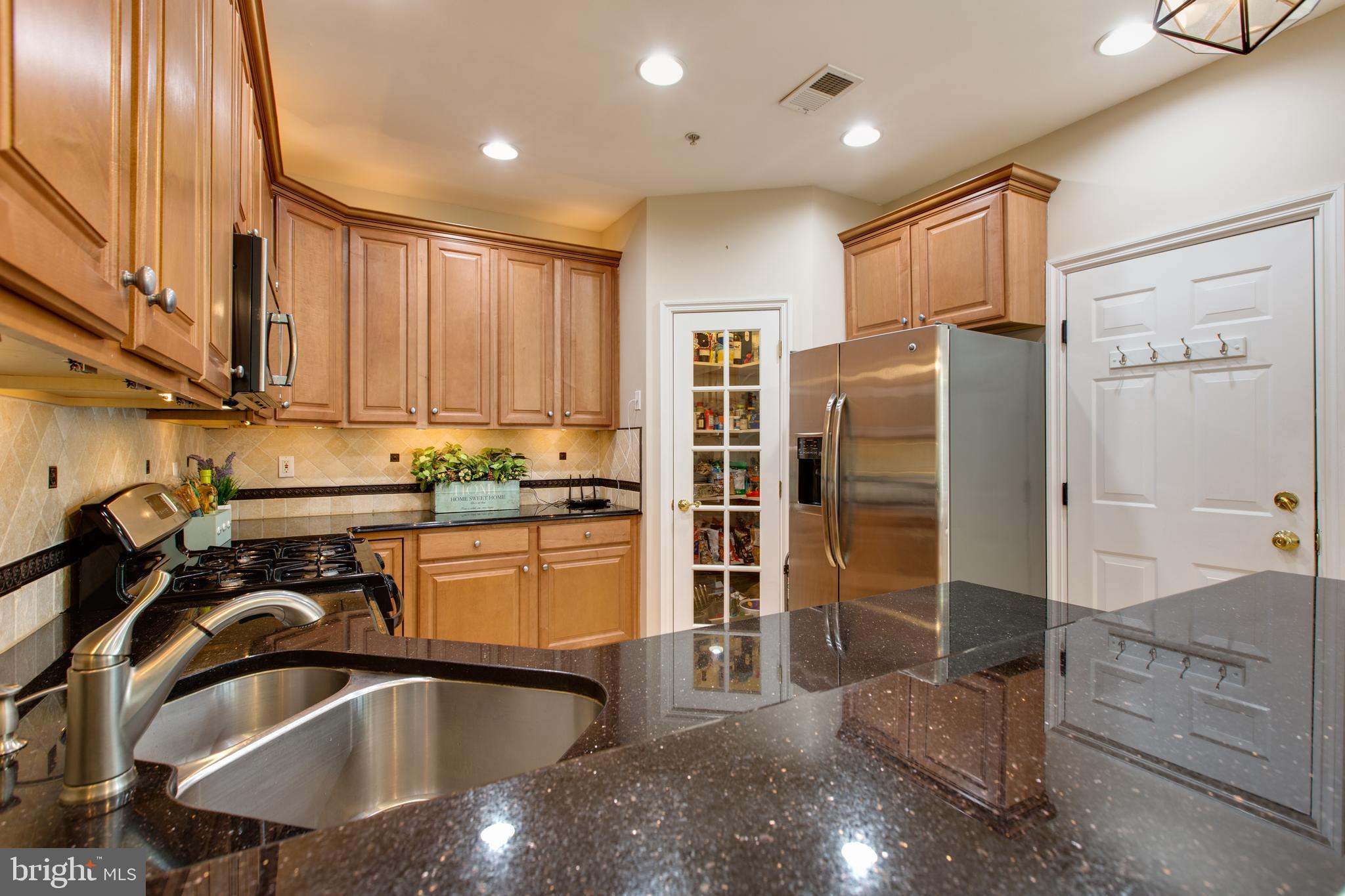 FIELDSTONE AT RIVER HILL - Residential Lease