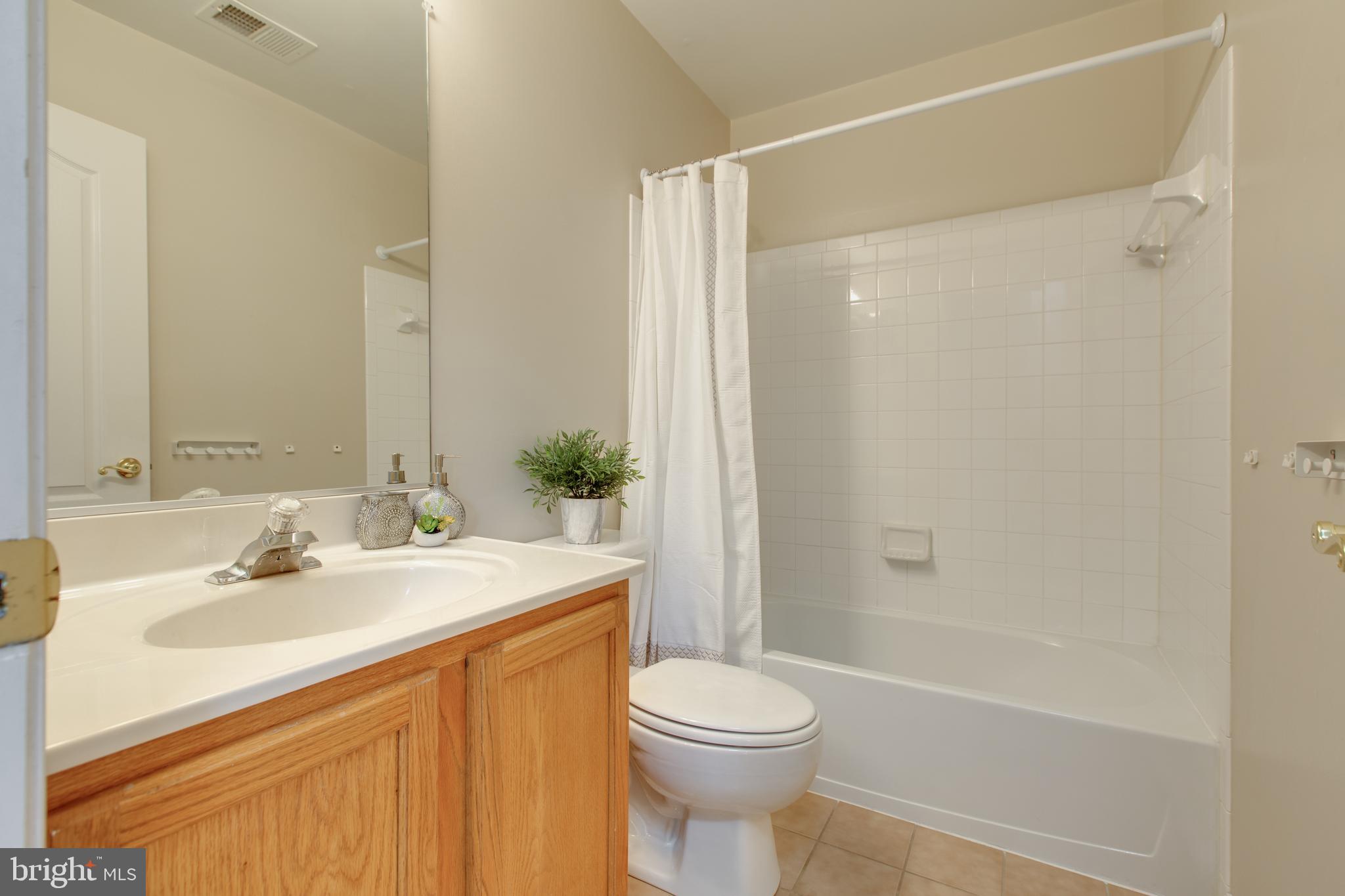 FIELDSTONE AT RIVER HILL - Residential Lease