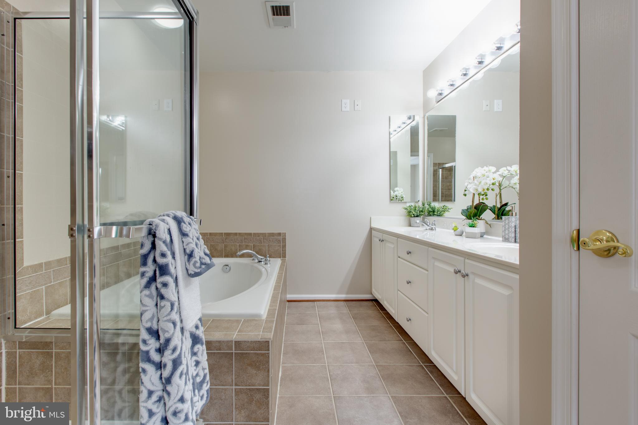 FIELDSTONE AT RIVER HILL - Residential Lease