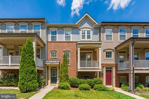 Townhouse For Sale - 46679 Joubert Terrace<br/> STERLING, VA 20165