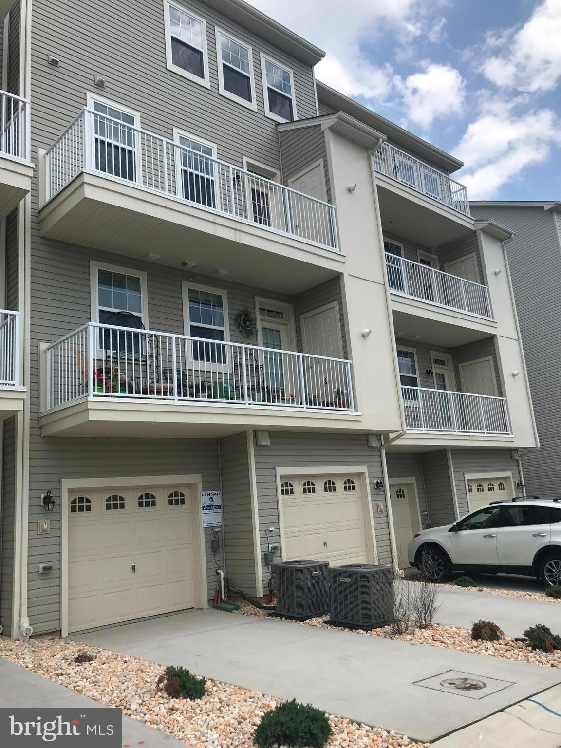 OXFORD SQUARE - Residential