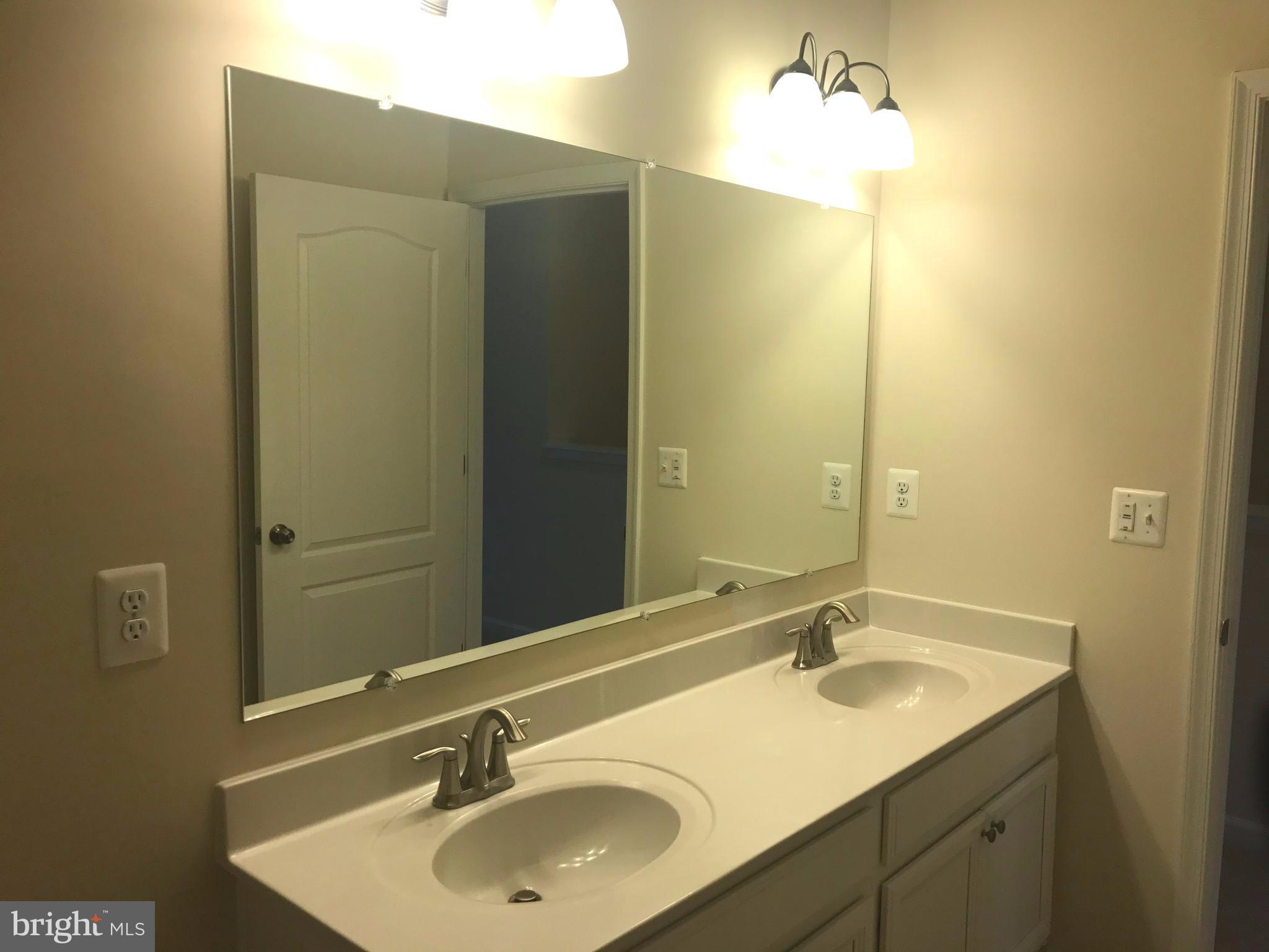 OXFORD SQUARE - Residential