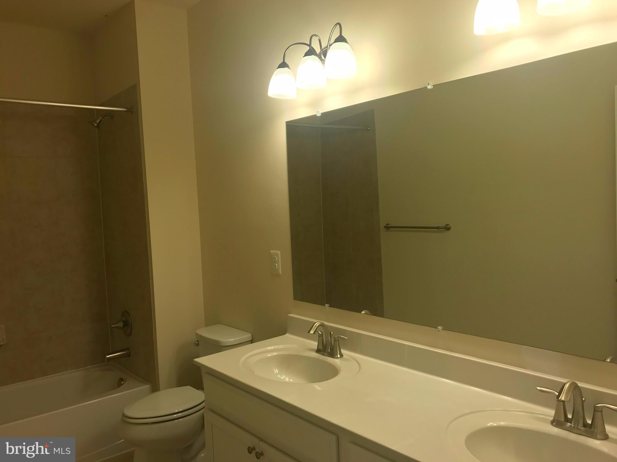 OXFORD SQUARE - Residential