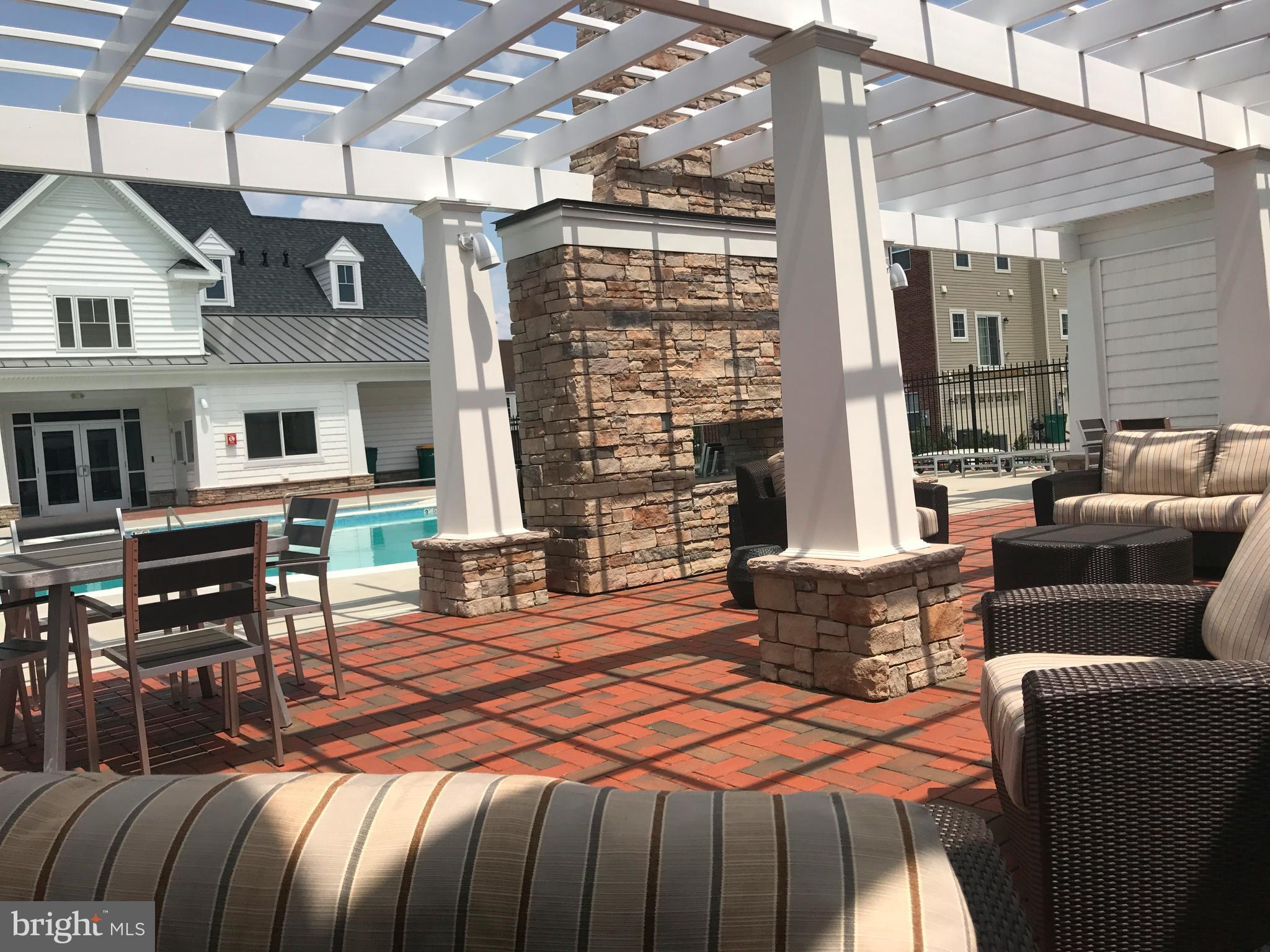 OXFORD SQUARE - Residential