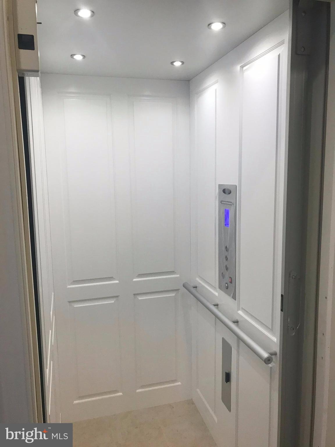 OXFORD SQUARE - Residential