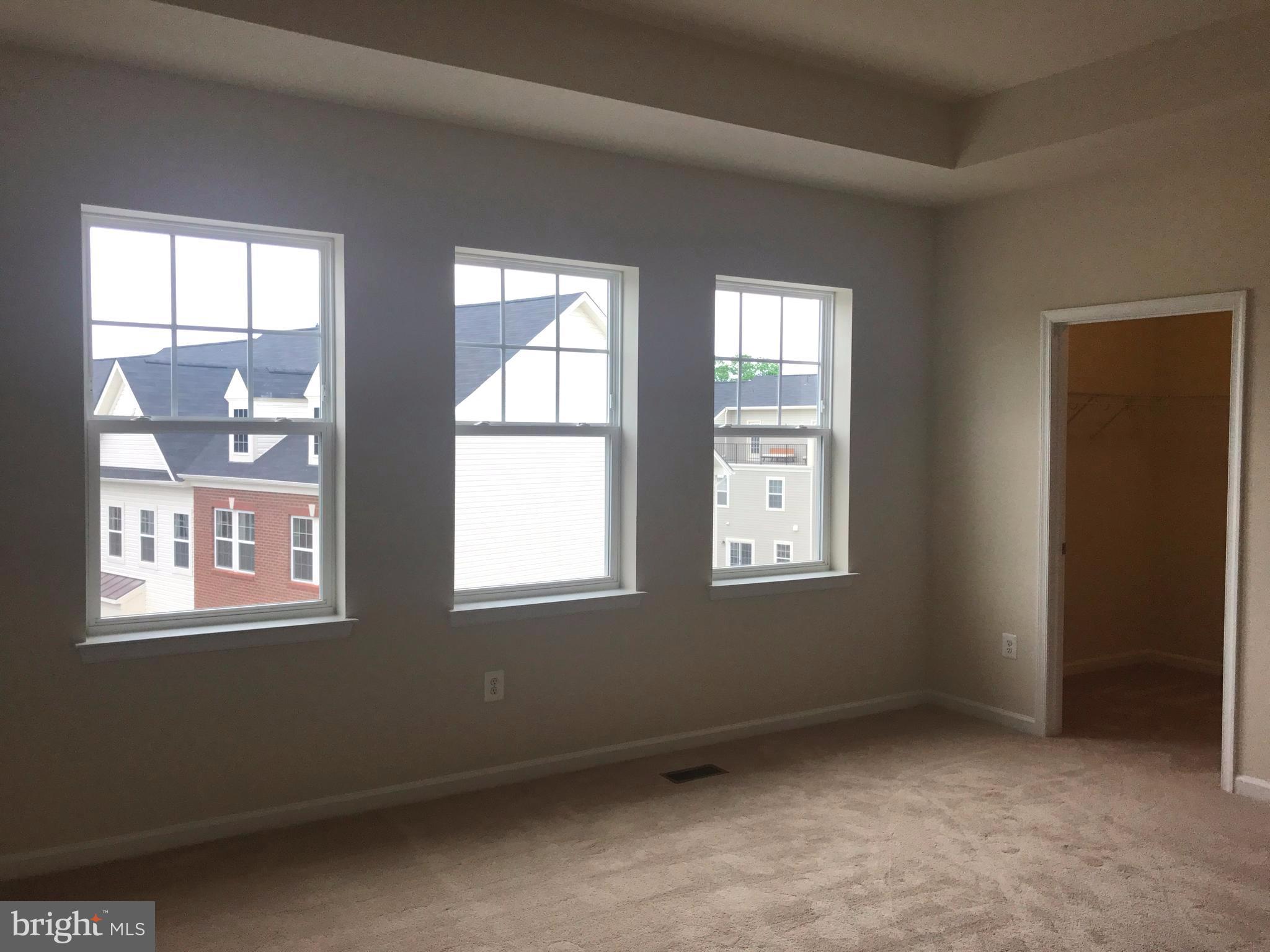 OXFORD SQUARE - Residential