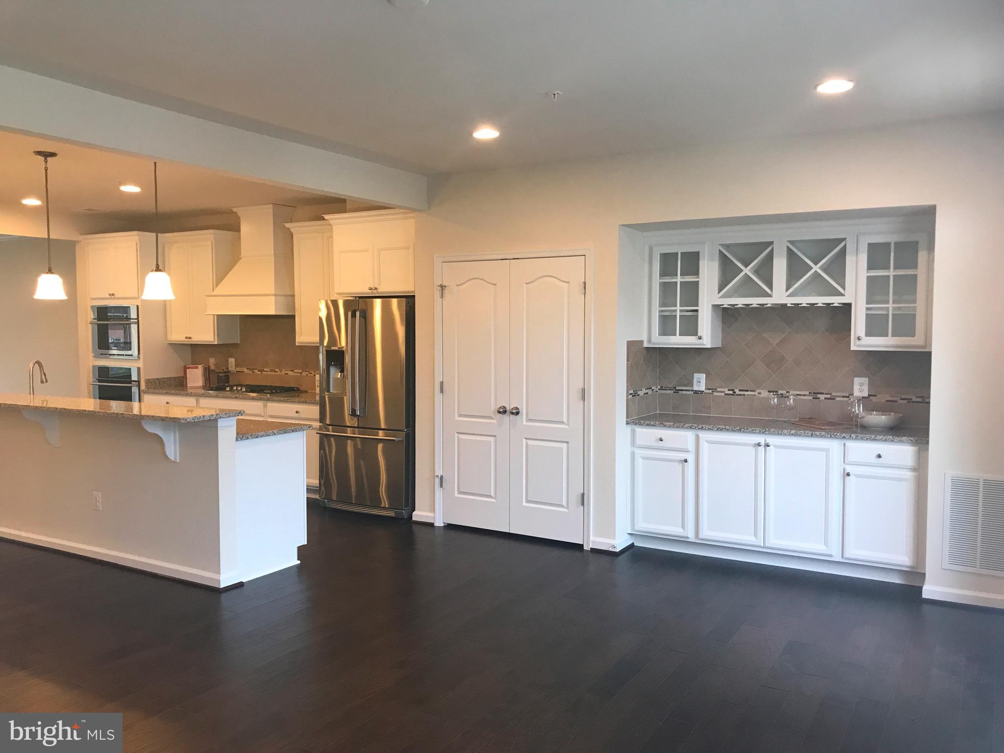 OXFORD SQUARE - Residential