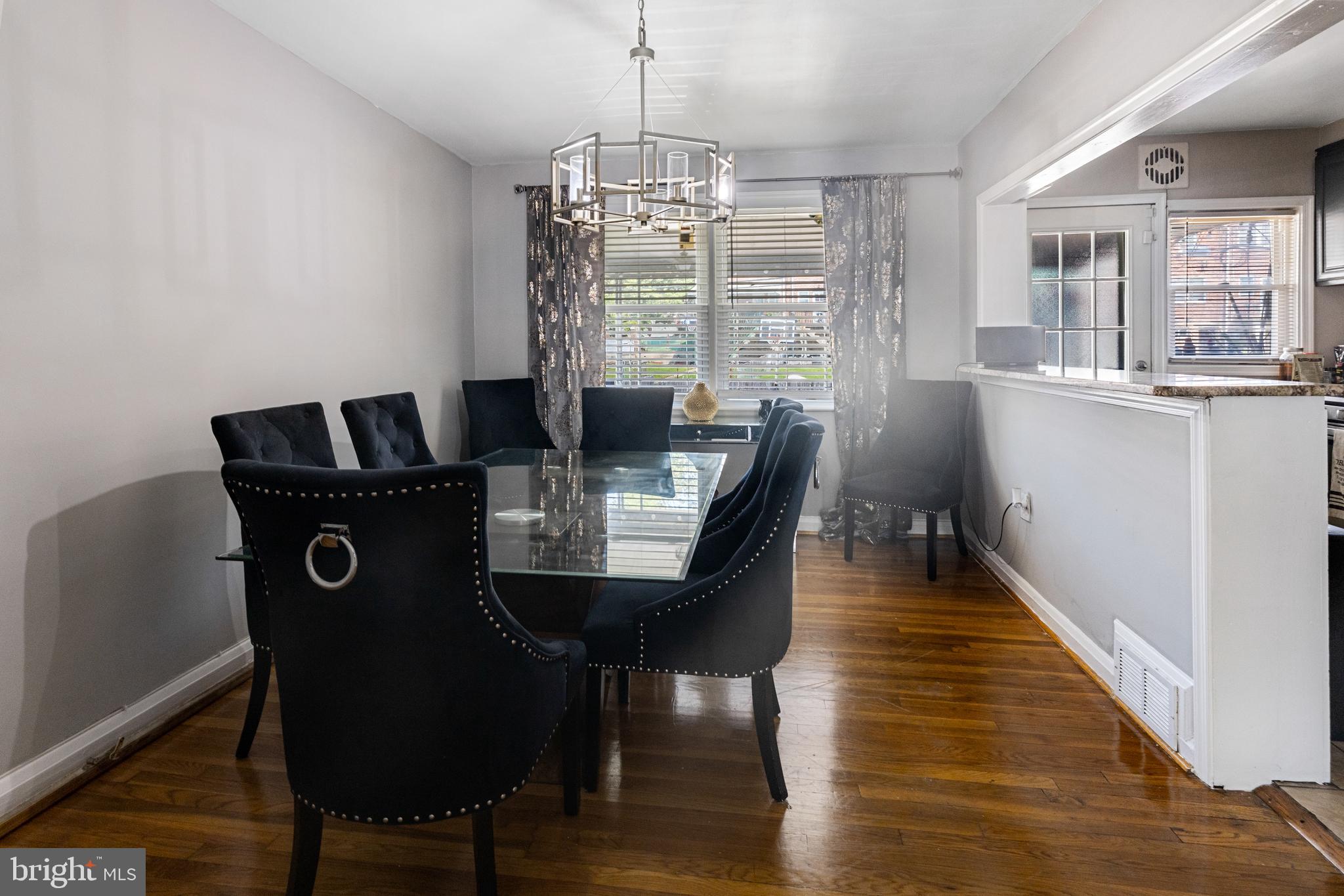 RAMBLEWOOD - Residential