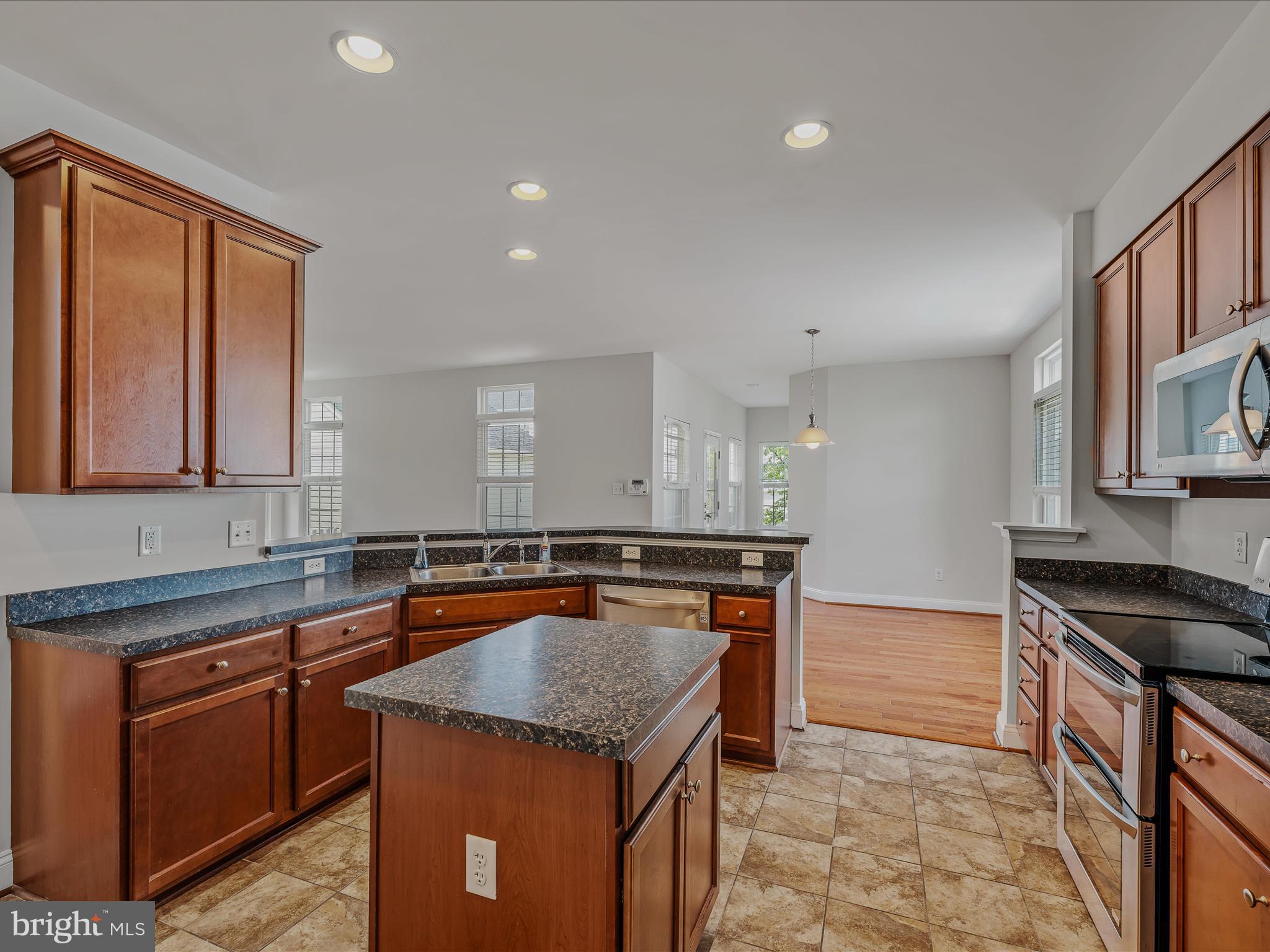 HUNTFIELD - Residential