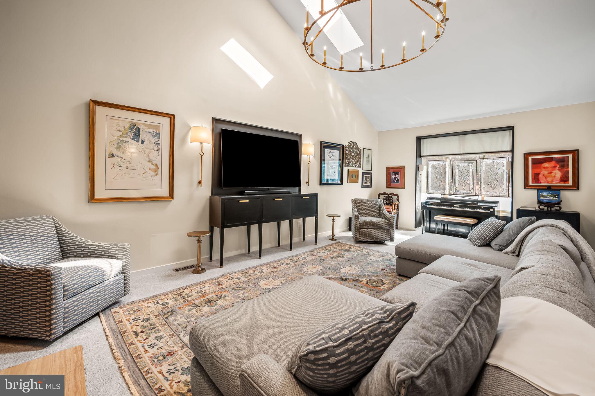 8014 MELODY LANE 8014