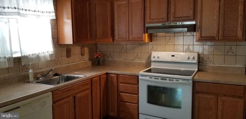 POINTER RIDGE AT COLLINGTON - Residential