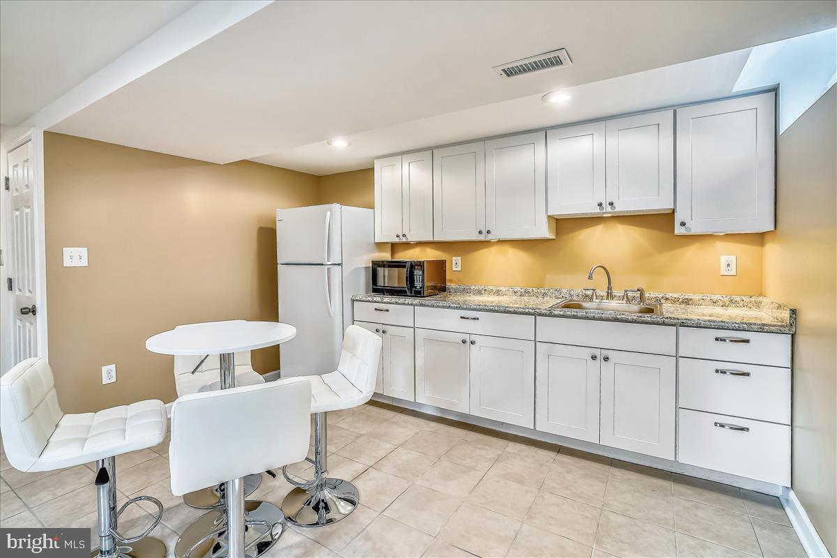 TEN HILLS - Residential