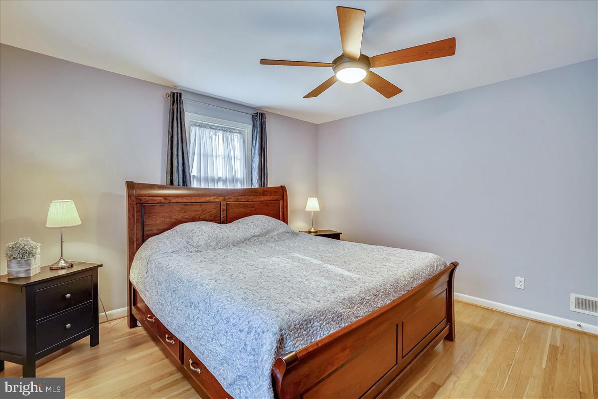 TEN HILLS - Residential