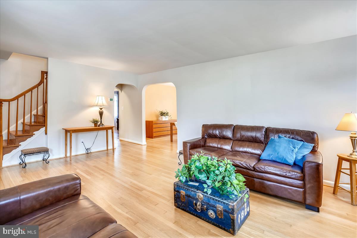 TEN HILLS - Residential