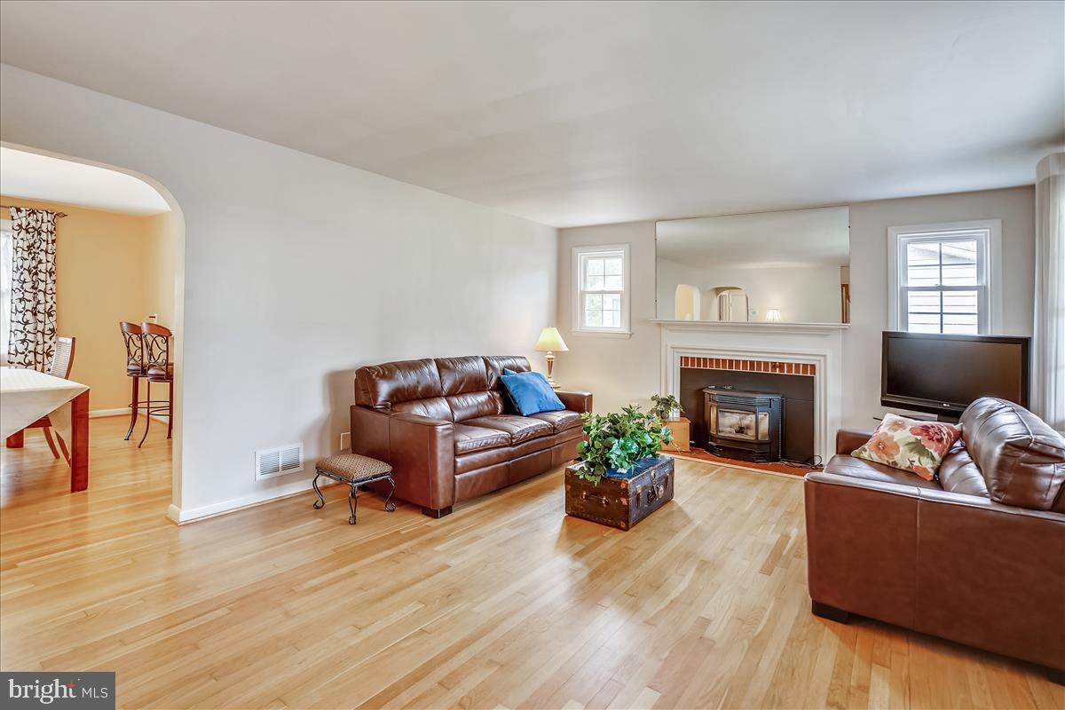 TEN HILLS - Residential