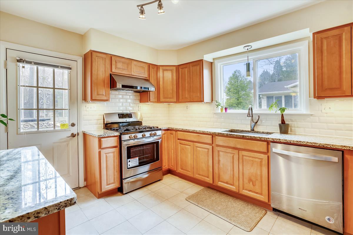 TEN HILLS - Residential