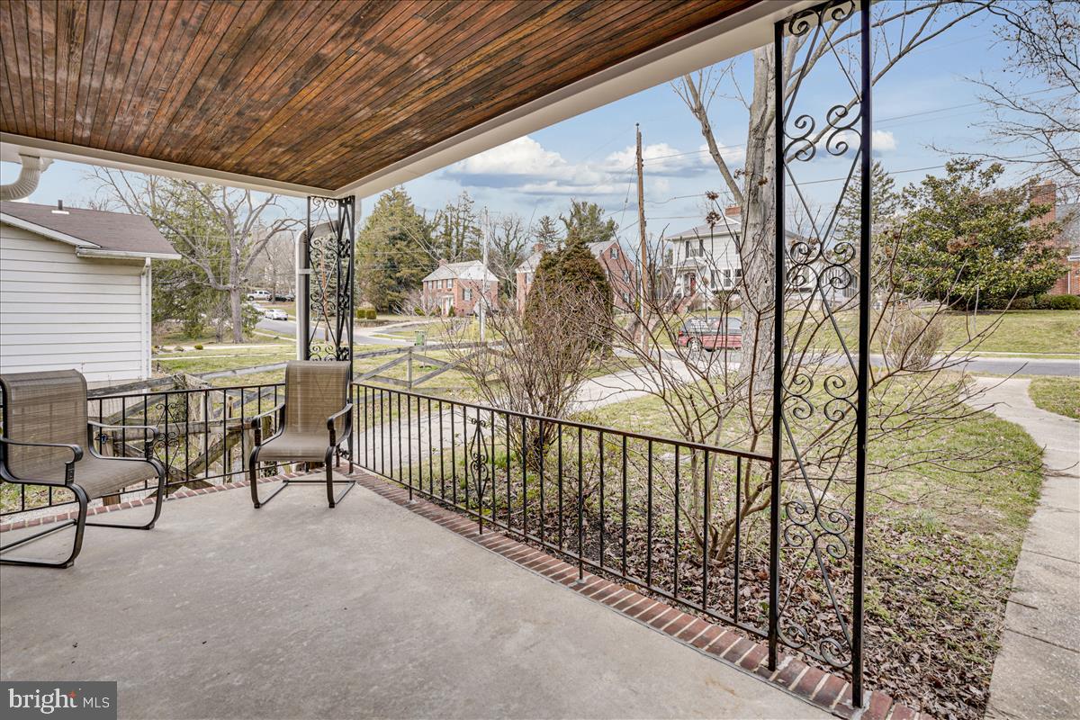 TEN HILLS - Residential