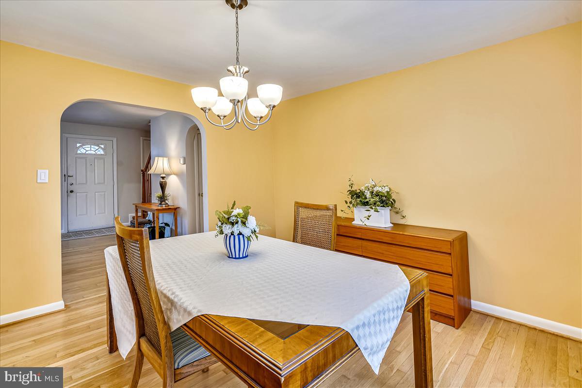 TEN HILLS - Residential