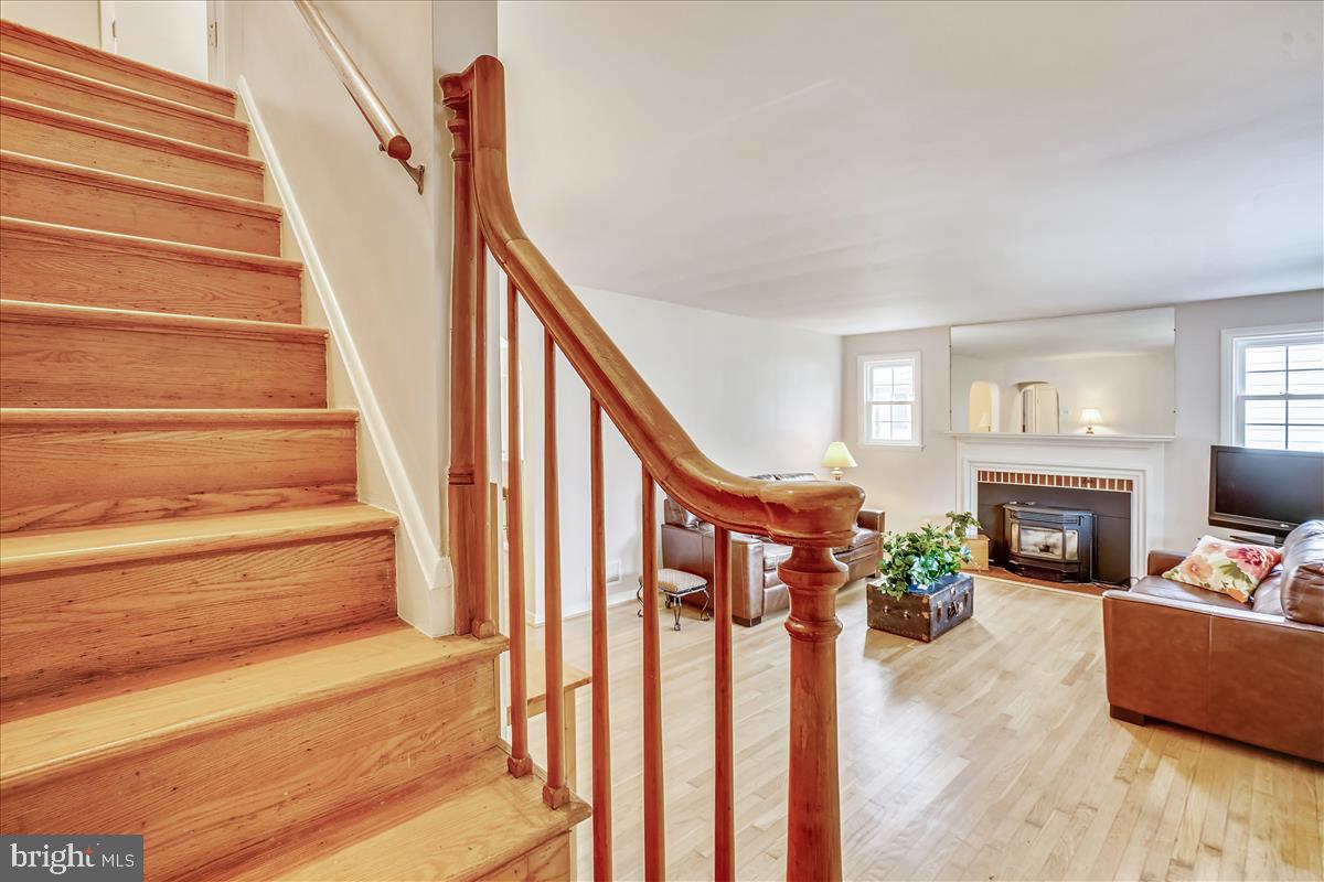 TEN HILLS - Residential