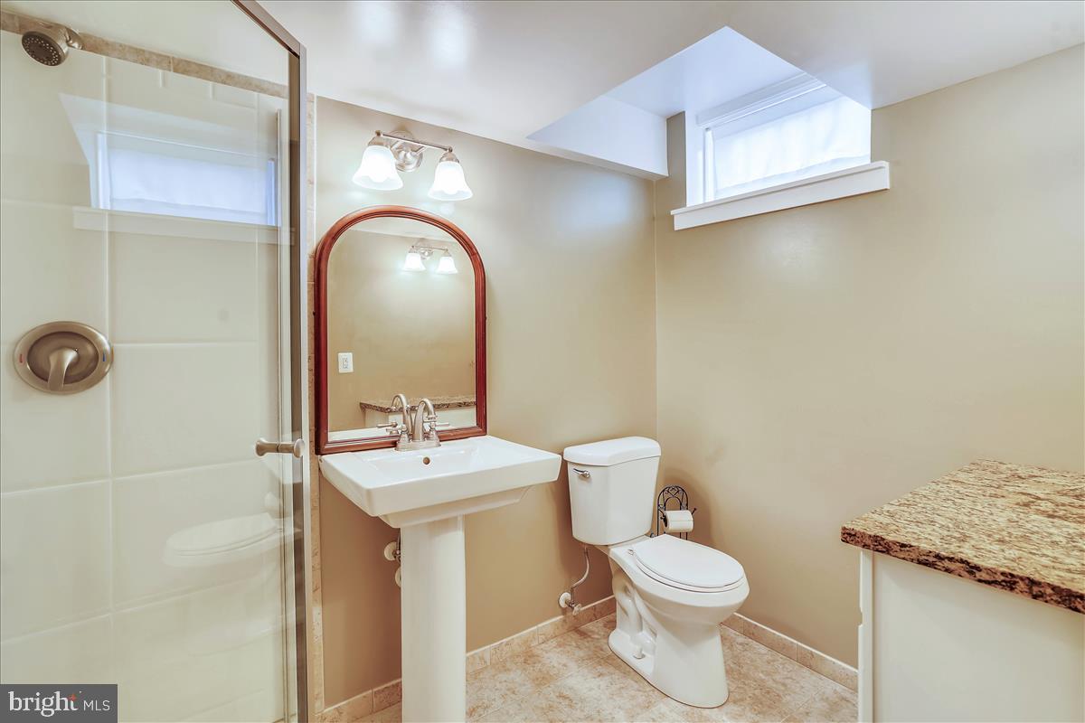 TEN HILLS - Residential