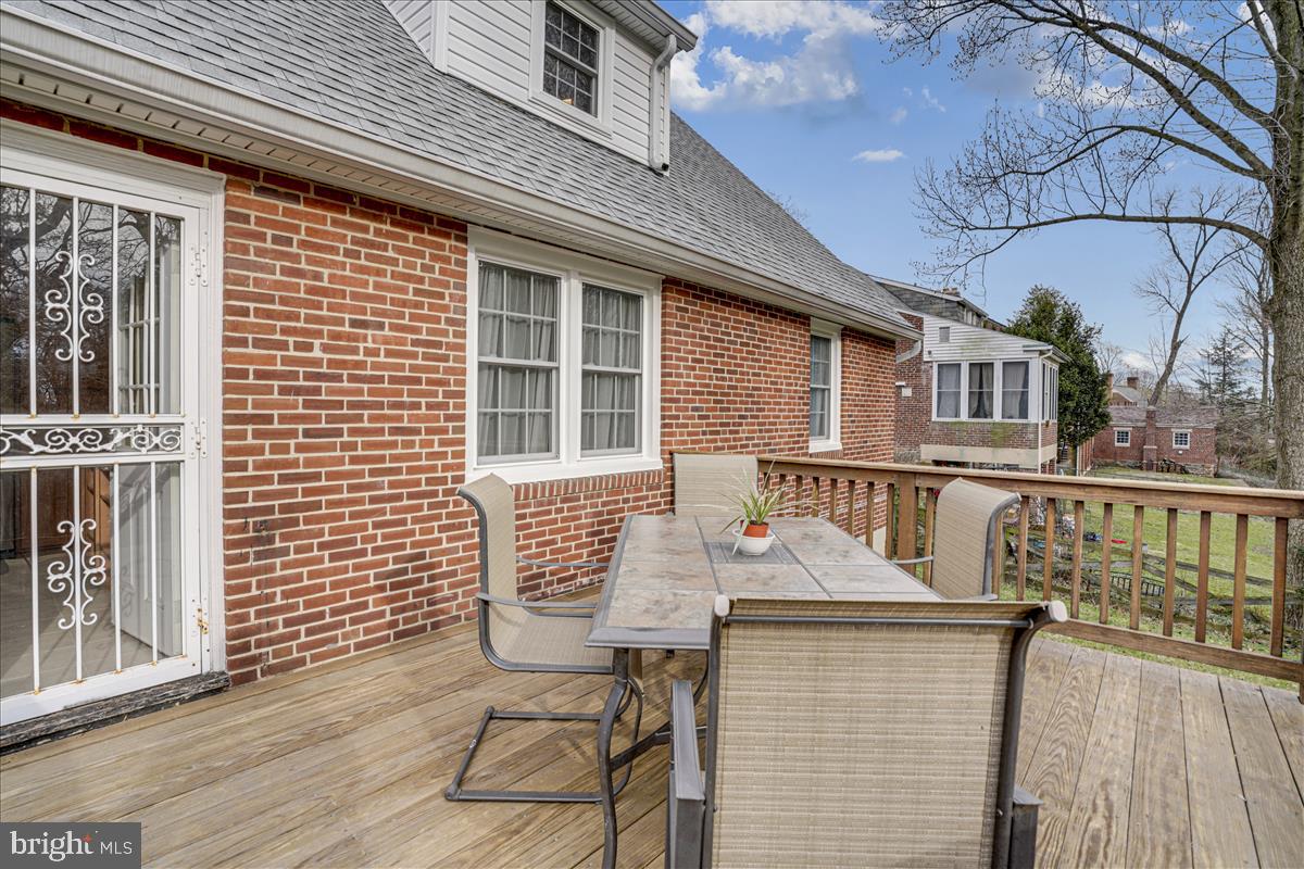 TEN HILLS - Residential