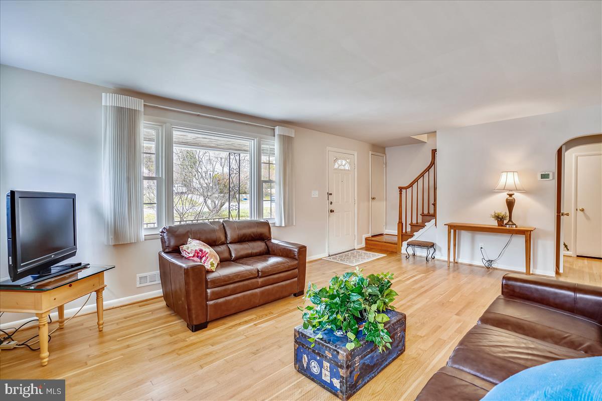 TEN HILLS - Residential