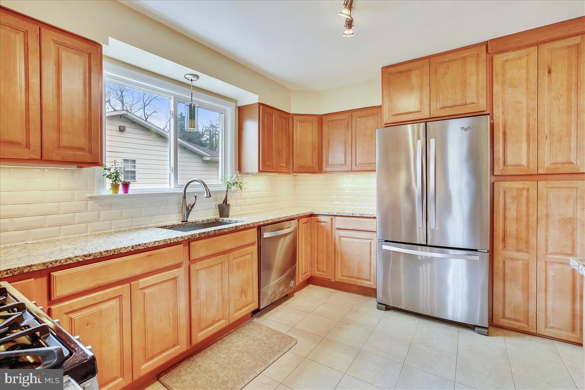 TEN HILLS - Residential