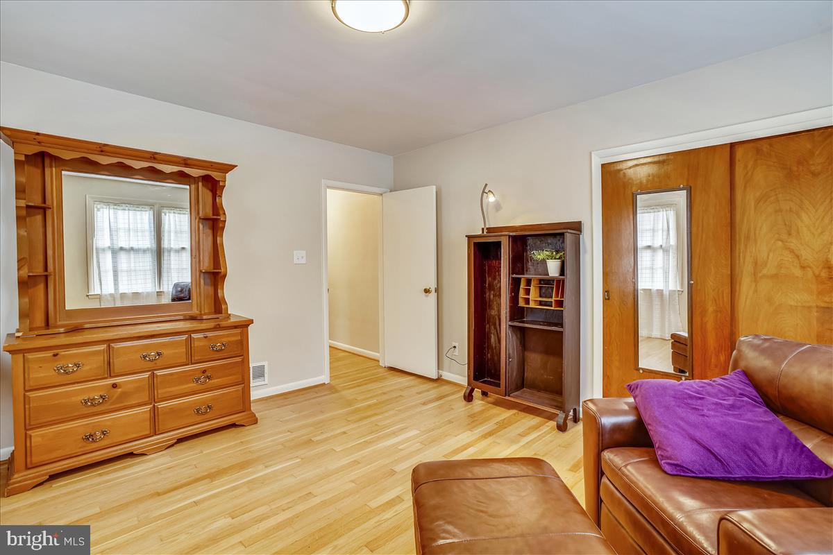 TEN HILLS - Residential