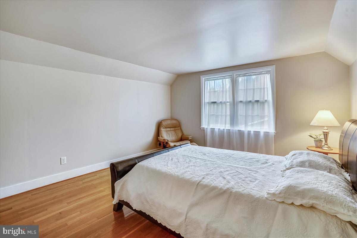 TEN HILLS - Residential