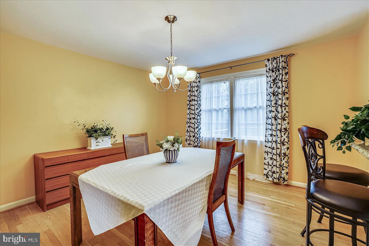 TEN HILLS - Residential