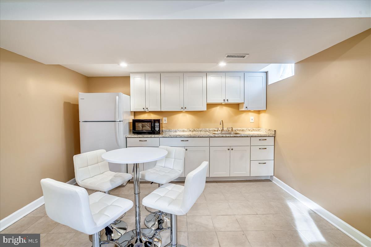 TEN HILLS - Residential