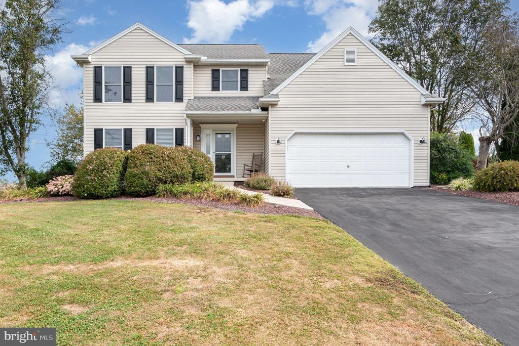 Photo of 27 N Seasons Drive, DILLSBURG, PA 17019 (MLS # PAYK2090184)