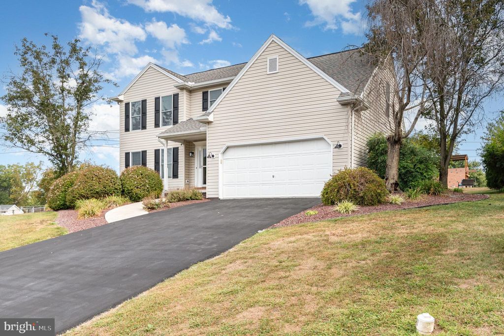 Photo of 27 N Seasons Drive, DILLSBURG, PA 17019 (MLS # PAYK2090184)