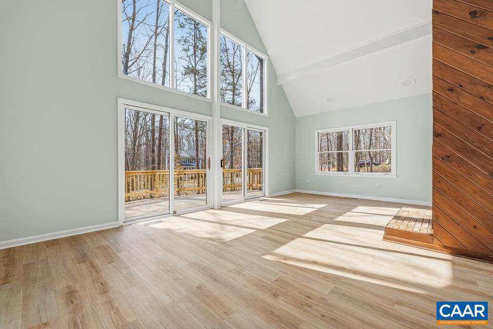 LAKE MONTICELLO - Residential