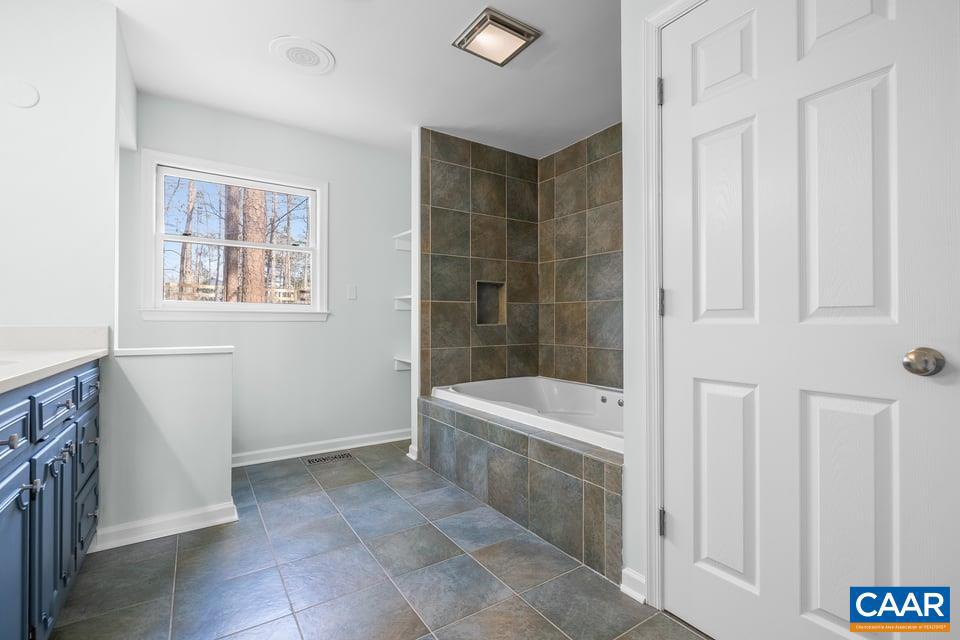 LAKE MONTICELLO - Residential