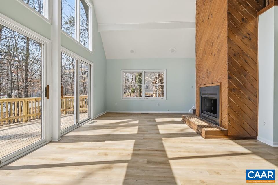 LAKE MONTICELLO - Residential