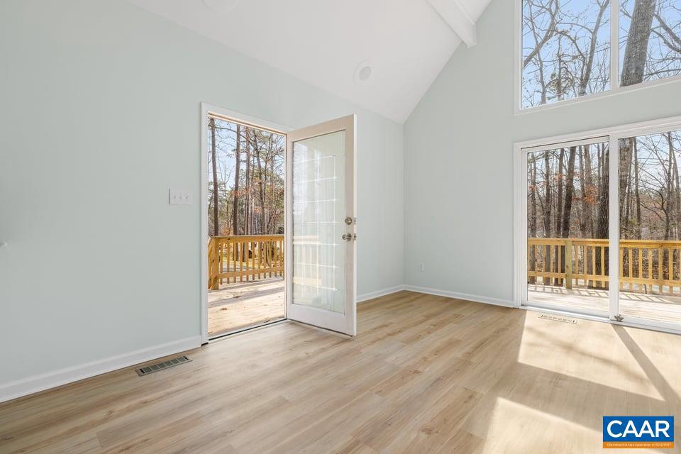 LAKE MONTICELLO - Residential